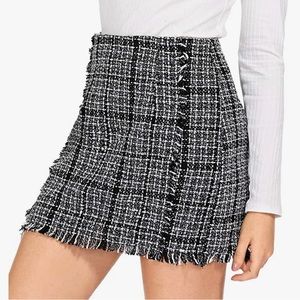 Mini skirt black and white